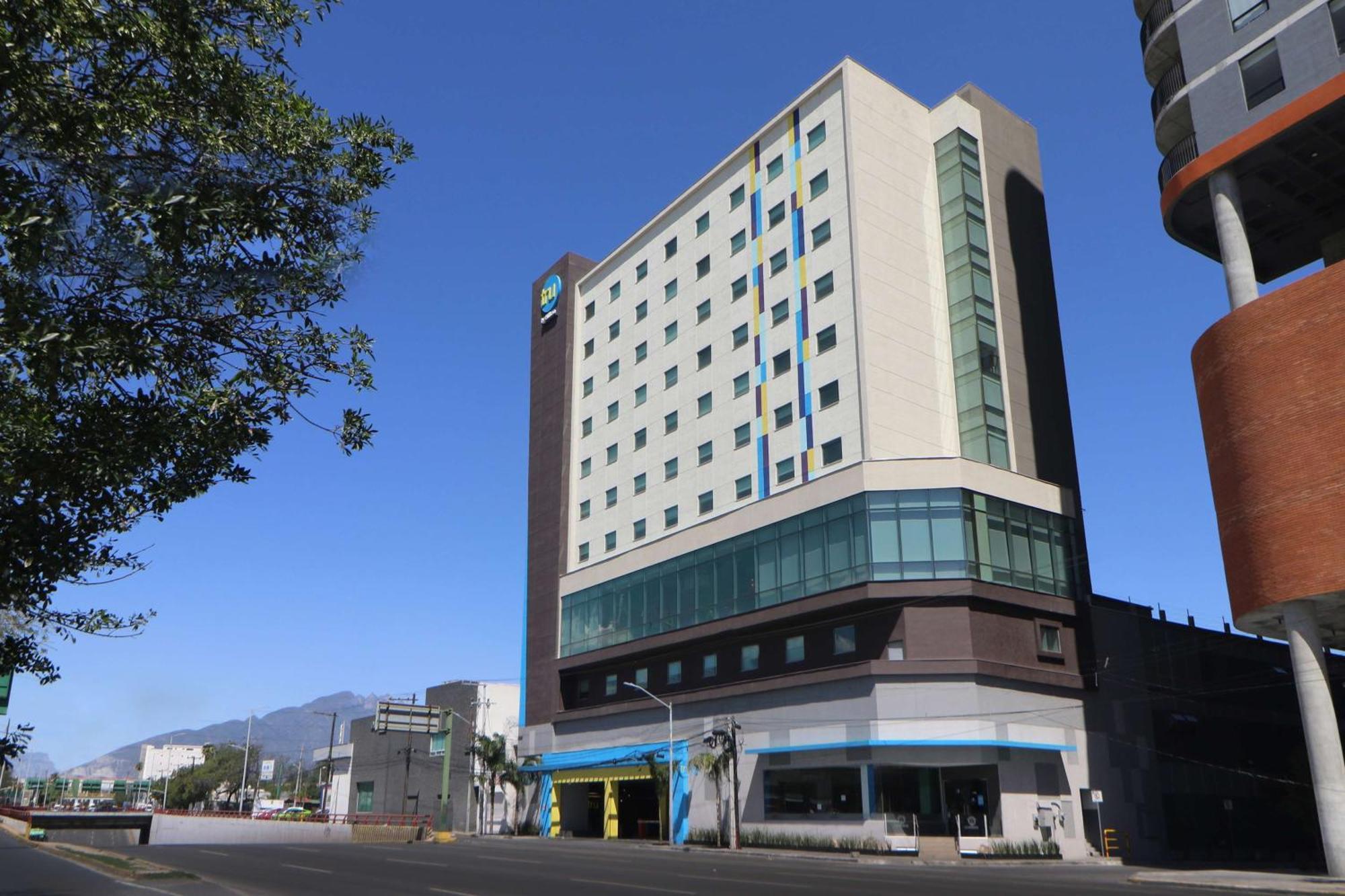 Tru By Hilton Monterrey Fundidora Hotel Exterior photo